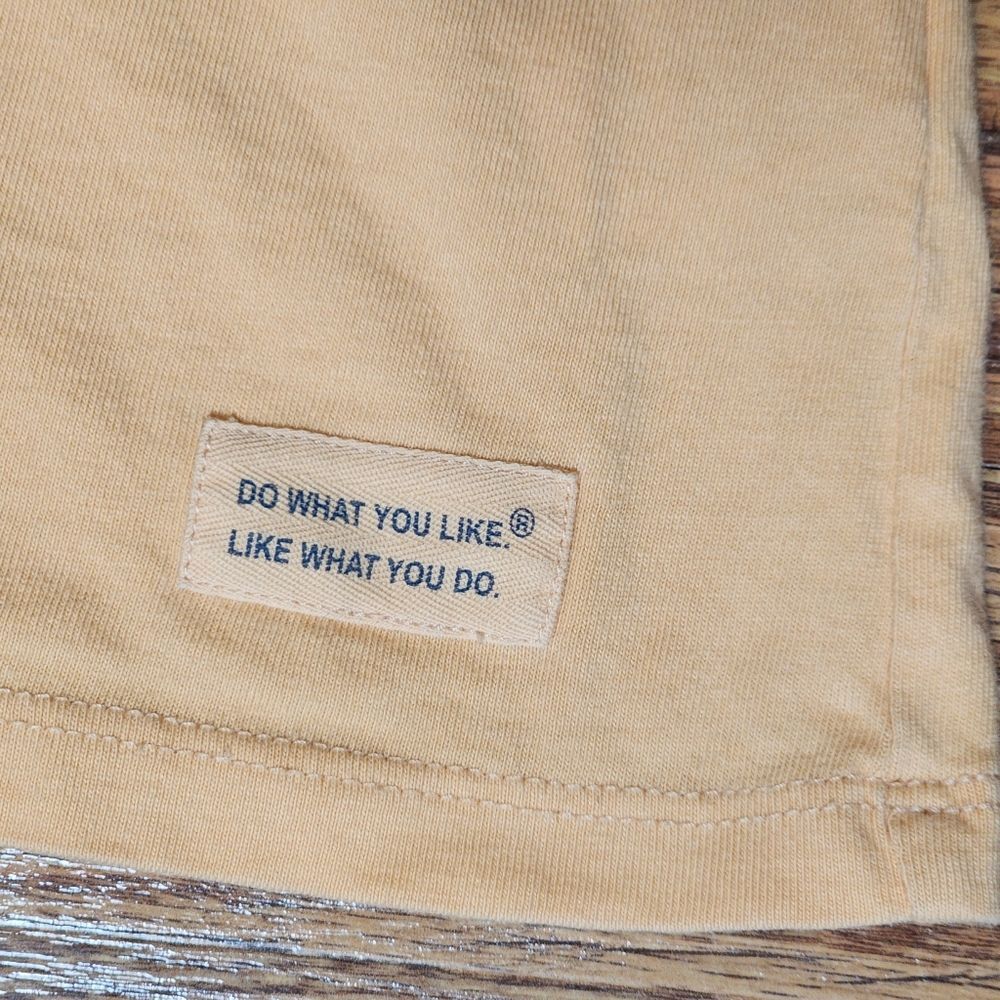 Life is Good Light Peach Rocket Dog in Car Relaxed Fit T-shirt Women's L - Picture 4 of 9